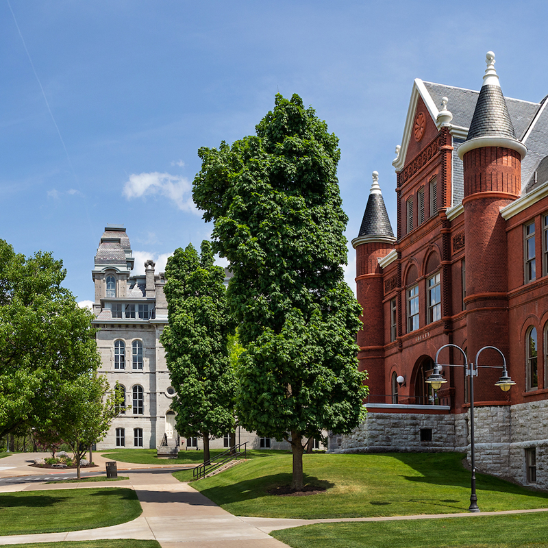Syracuse Campus in the Spring banner
        				